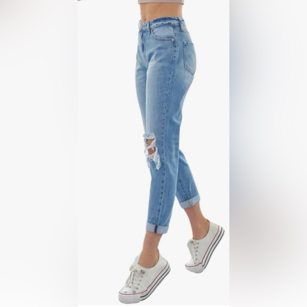 UEC KanCan Sz. 9/28
Kancan Women's Ultra High Rise Distressed Mom Jeans - Picture 2 of 14